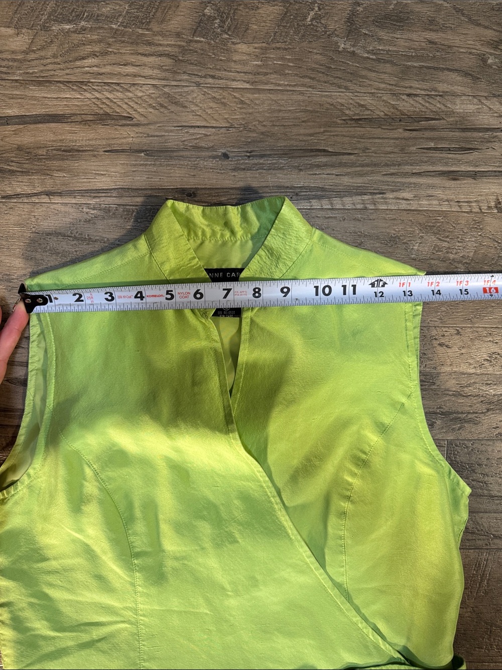 Anne Carson 100% Silk Lime Green Sleeveless Wrap Blouse - Size S - Picture 6 of 8